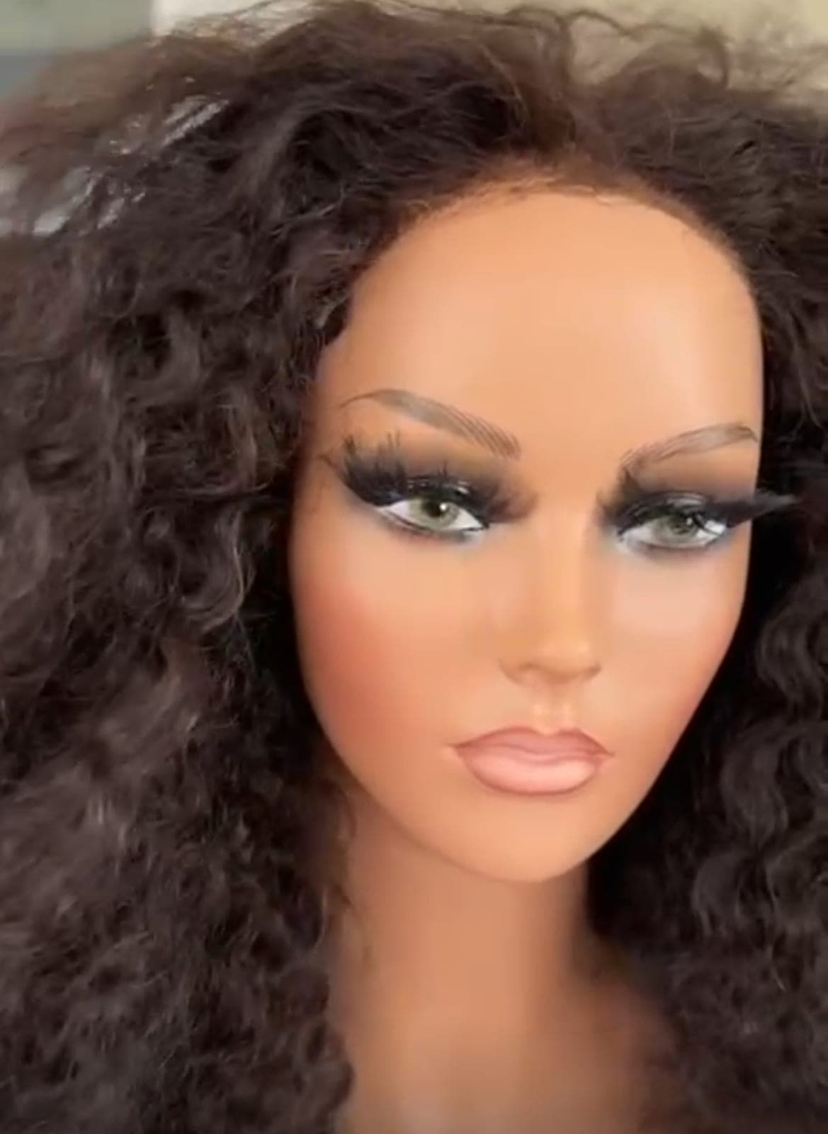 PIERCEABLE MANNEQUIN